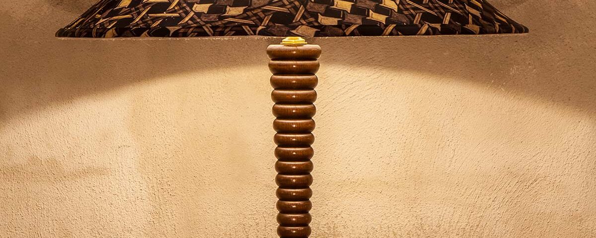 Paralume cucito a pagoda in seta. Diametro 40cm.