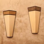Ventole a triangolo arricciato e tessuto applicato. Altezza 70cm.
