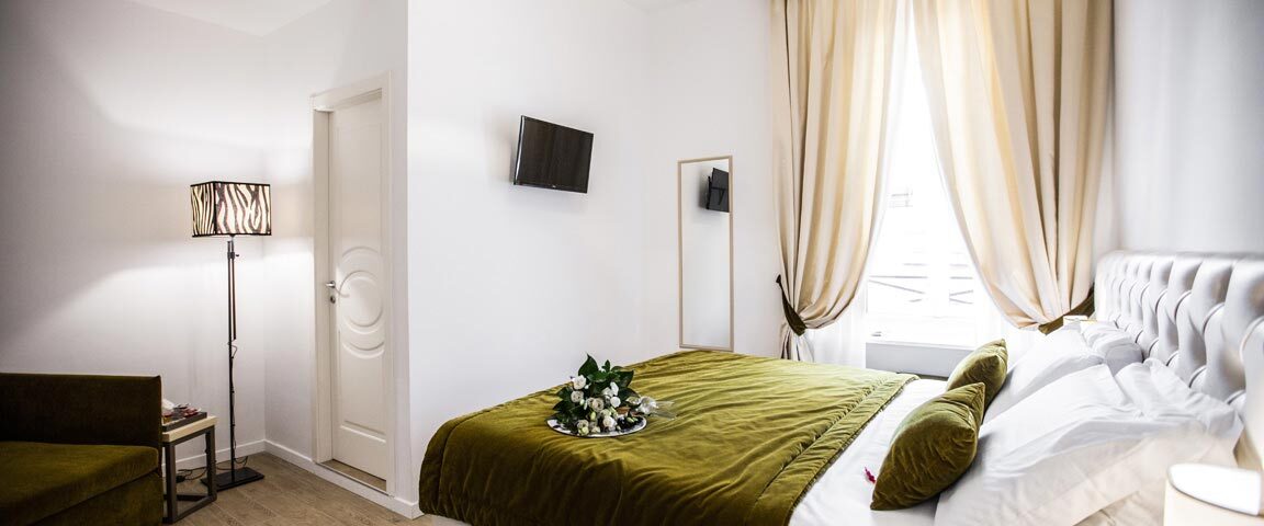 Chic & Town luxury rooms - Via dei due Macelli, Rome