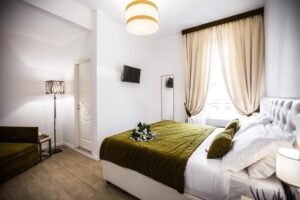 Chic & Town luxury rooms - Via dei due Macelli, Rome