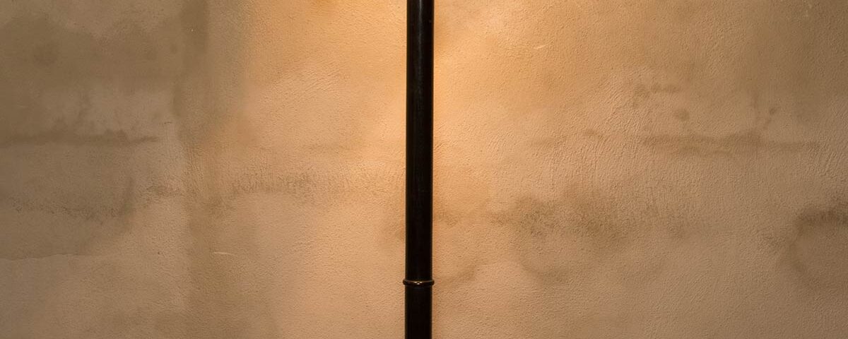 Ventole, lavorazione rigida con doppia gobba in cotone a contrasto. Altezza 45 cm.