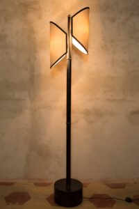 Ventole, lavorazione rigida con doppia gobba in cotone a contrasto. Altezza 45 cm.
